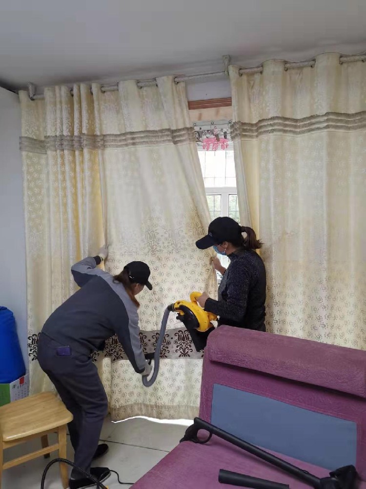 重慶八福家政公司窗簾免拆清洗服務 重慶八福家政公司窗簾免拆清洗服務